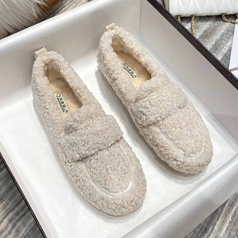 Lia Fur Moccasin