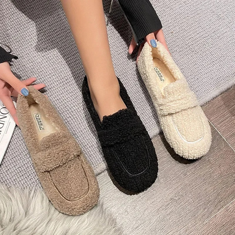 Lia Fur Moccasin